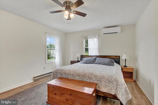 240 CONFEDERATE DR, Gettysburg, PA 17325