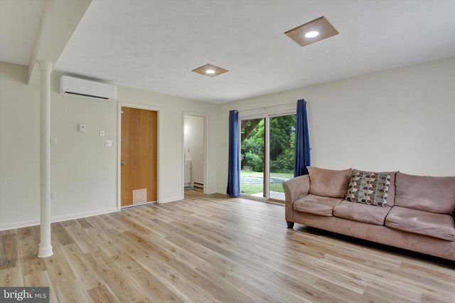 240 CONFEDERATE DR, Gettysburg, PA 17325