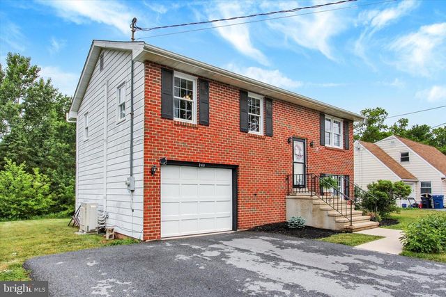 240 CONFEDERATE DR, Gettysburg, PA 17325