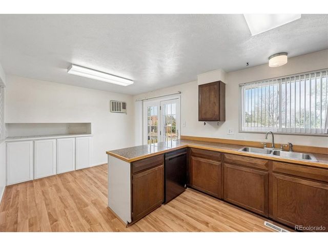 424 Neptune Ct, Lone Tree, CO 80124