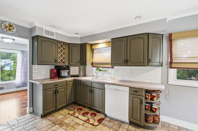 652 Brookside Drive, Toms River, NJ 08753