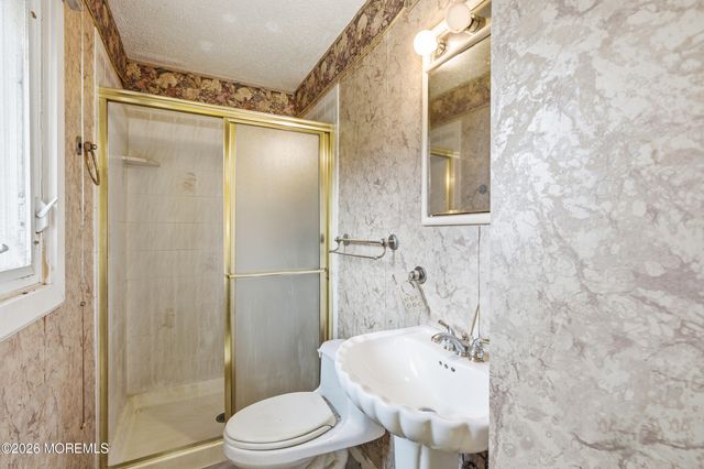 652 Brookside Drive, Toms River, NJ 08753