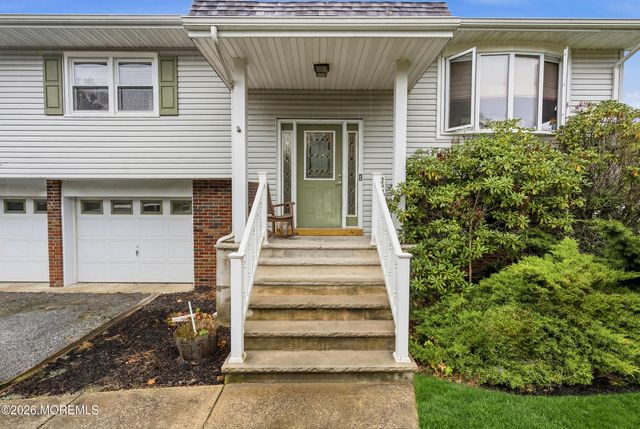 652 Brookside Drive, Toms River, NJ 08753