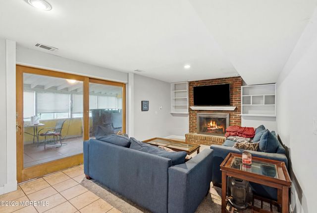 652 Brookside Drive, Toms River, NJ 08753