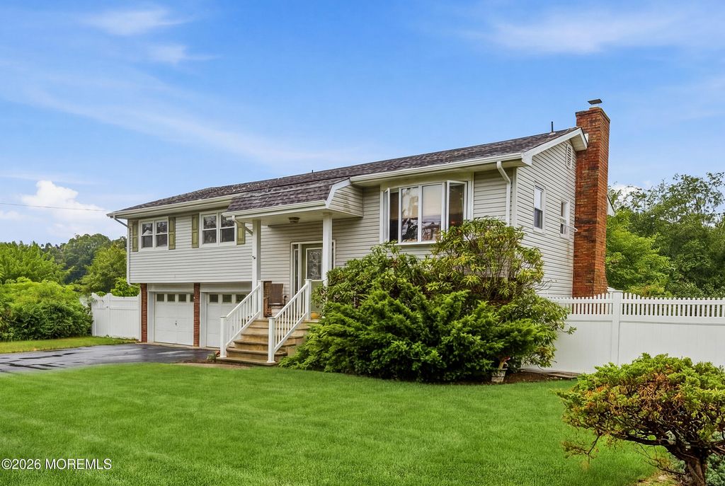 652 Brookside Drive, Toms River, NJ 08753