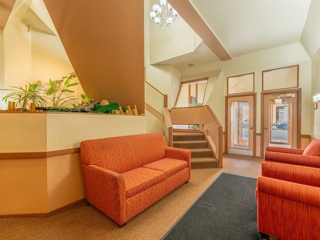 6337 Roosevelt Road 309, Berwyn, IL 60402