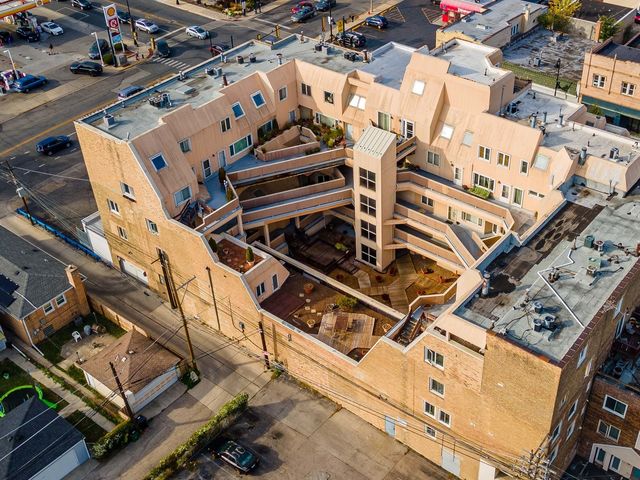 6337 Roosevelt Road 309, Berwyn, IL 60402