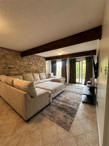 1302 Ridgecrest DR, Austin, TX 78746