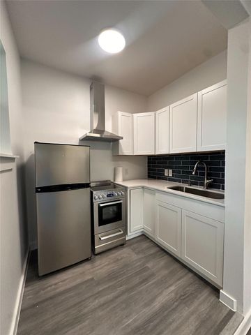 1302 Ridgecrest DR, Austin, TX 78746