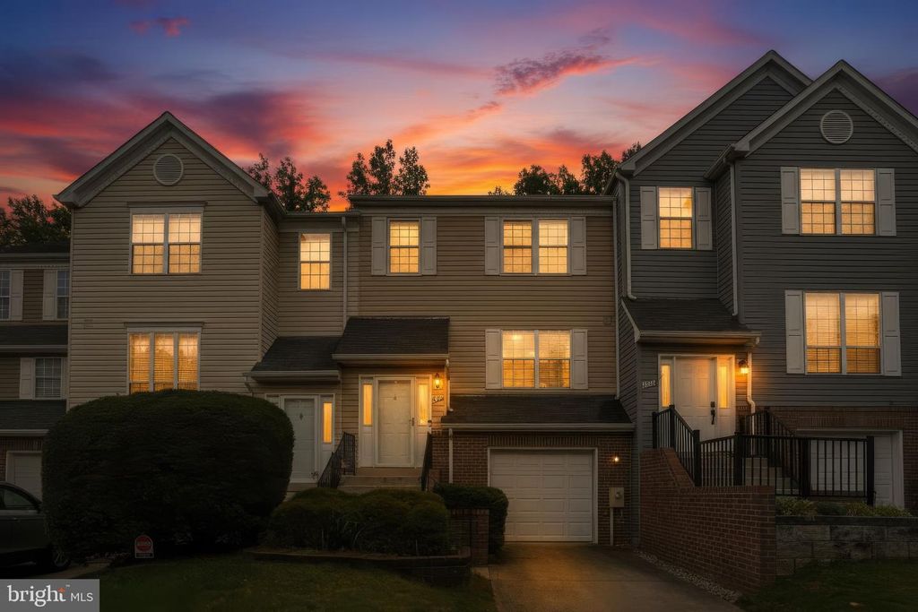 Image 1 of property listing at 6102 LITTLE FOXES RUN, Columbia, MD 21045