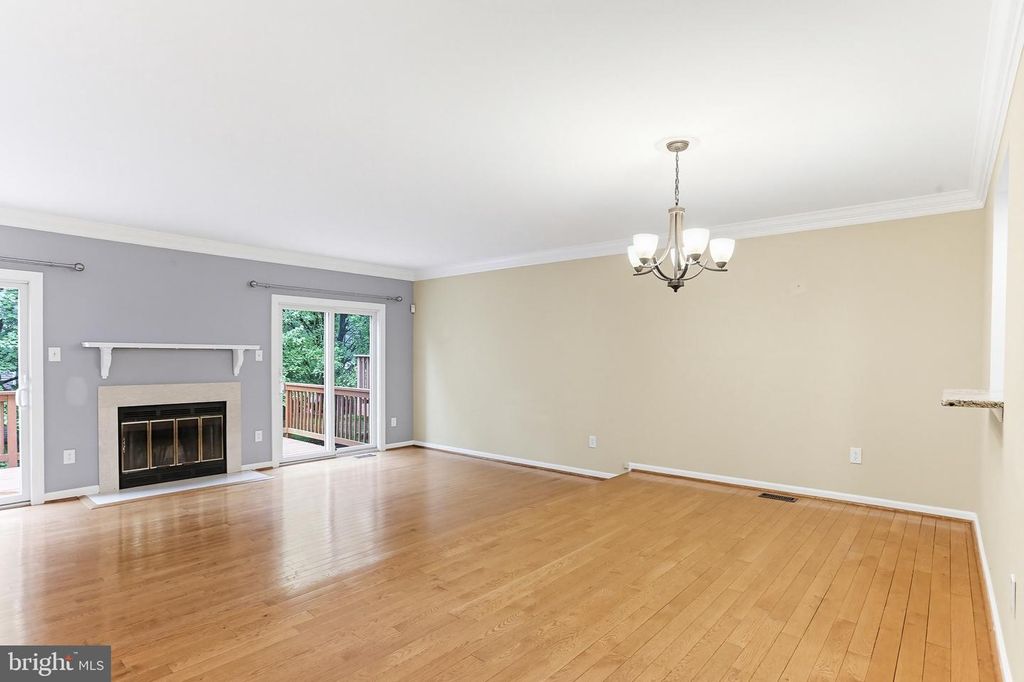 Image 10 of property listing at 6102 LITTLE FOXES RUN, Columbia, MD 21045
