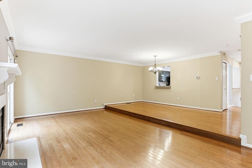 Image 11 of property listing at 6102 LITTLE FOXES RUN, Columbia, MD 21045