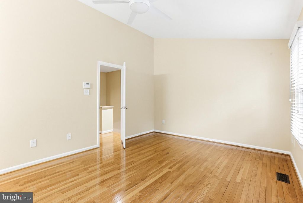 Image 17 of property listing at 6102 LITTLE FOXES RUN, Columbia, MD 21045