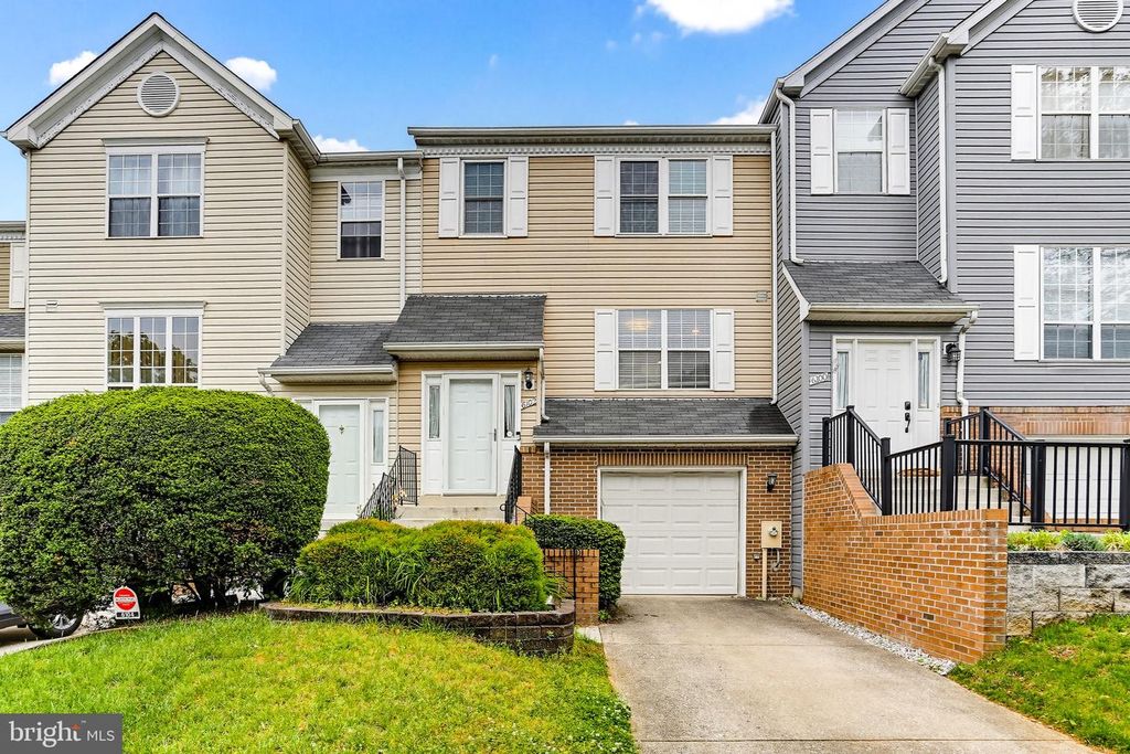 Image 4 of property listing at 6102 LITTLE FOXES RUN, Columbia, MD 21045