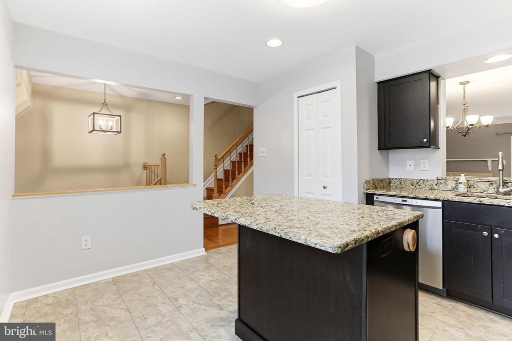 Image 6 of property listing at 6102 LITTLE FOXES RUN, Columbia, MD 21045