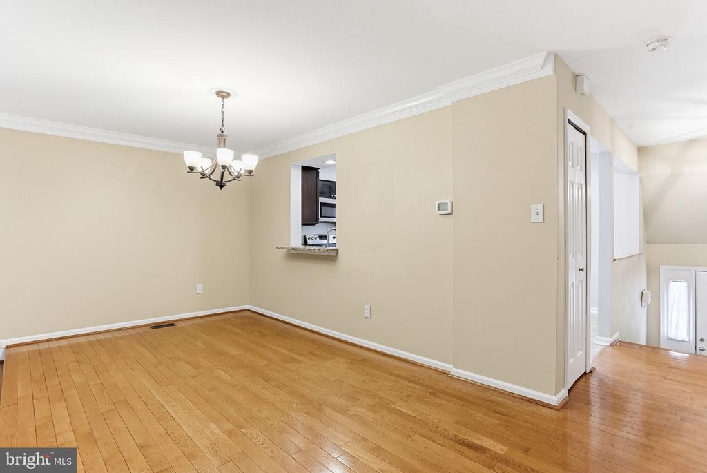 Image 8 of property listing at 6102 LITTLE FOXES RUN, Columbia, MD 21045