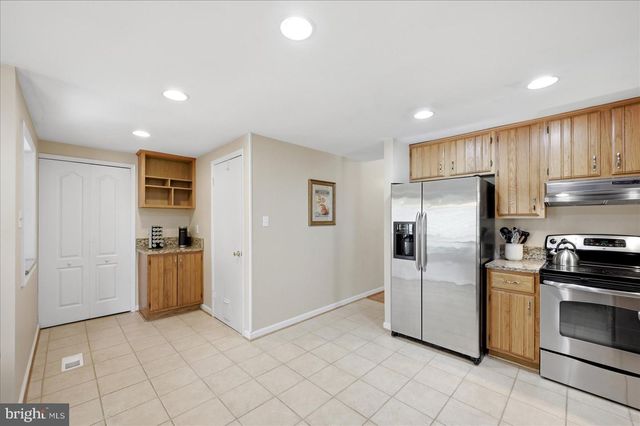35 BISCAYNE PL, Sterling, VA 20164