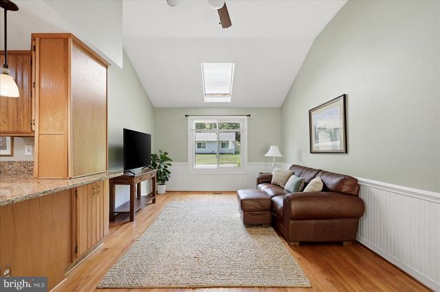 35 BISCAYNE PL, Sterling, VA 20164