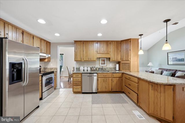 35 BISCAYNE PL, Sterling, VA 20164