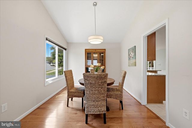 35 BISCAYNE PL, Sterling, VA 20164