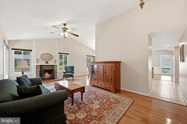 35 BISCAYNE PL, Sterling, VA 20164