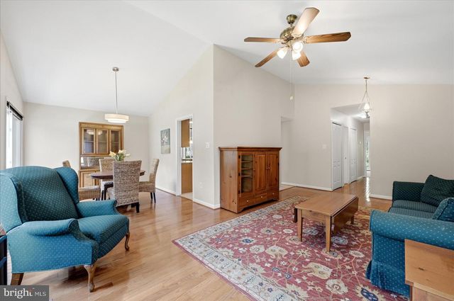 35 BISCAYNE PL, Sterling, VA 20164