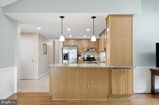 35 BISCAYNE PL, Sterling, VA 20164