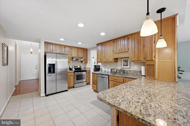 35 BISCAYNE PL, Sterling, VA 20164