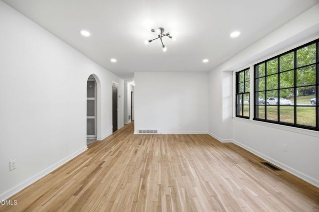 608 Dennis Avenue, Raleigh, NC 27604