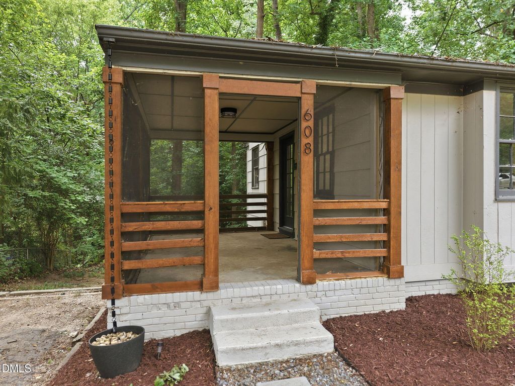 608 Dennis Avenue, Raleigh, NC 27604
