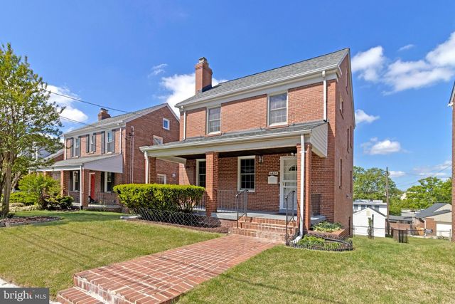 6424 2ND PL NW, Washington, DC 20012