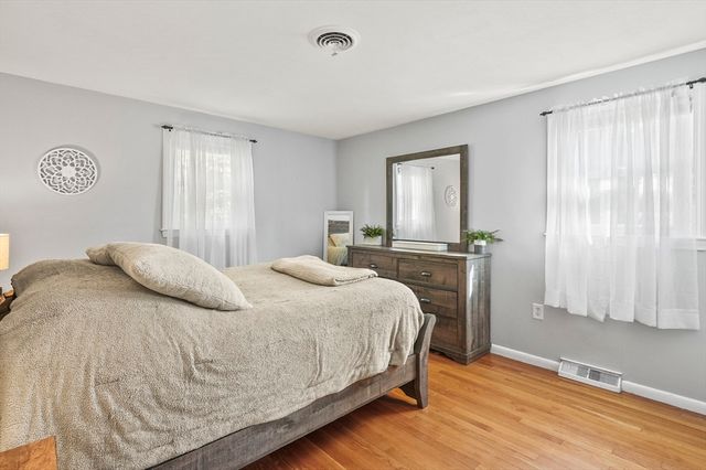 5 Hawthorne Circle, Northborough, MA 01532