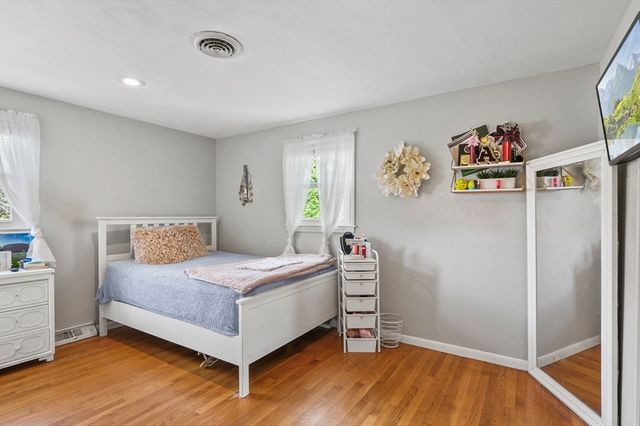 5 Hawthorne Circle, Northborough, MA 01532