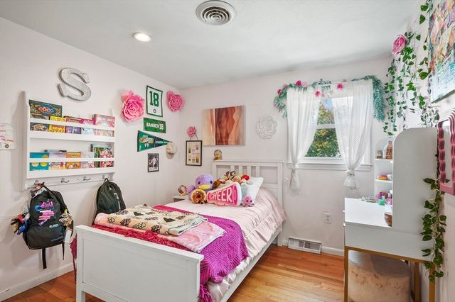 5 Hawthorne Circle, Northborough, MA 01532