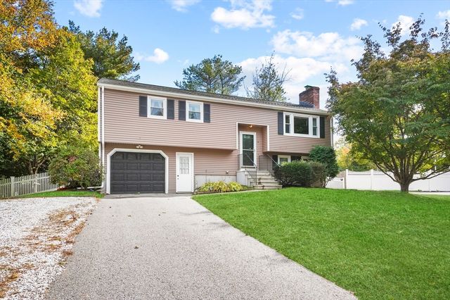 5 Hawthorne Circle, Northborough, MA 01532