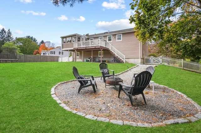 5 Hawthorne Circle, Northborough, MA 01532