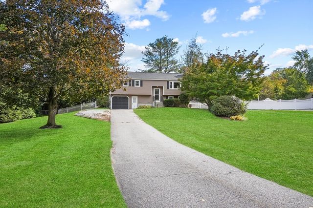 5 Hawthorne Circle, Northborough, MA 01532