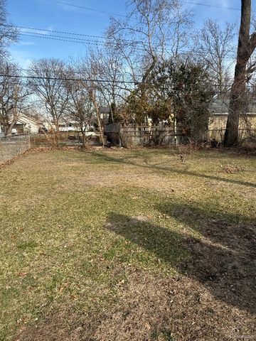 1441 E Harry Avenue, Hazel Park, MI 48030