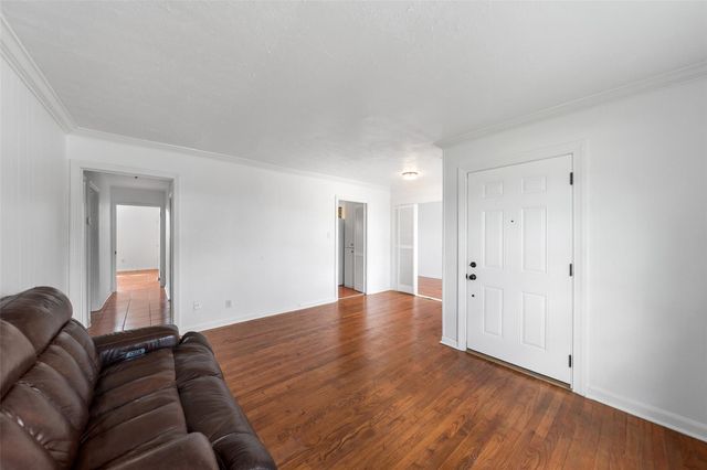 7303 Long Point Road, Houston, TX 77055