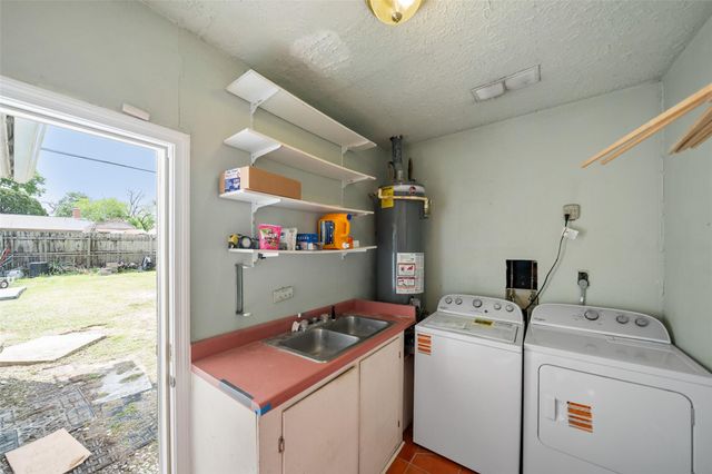 7303 Long Point Road, Houston, TX 77055