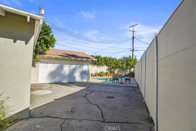 8636 Delco, Winnetka, CA 91306