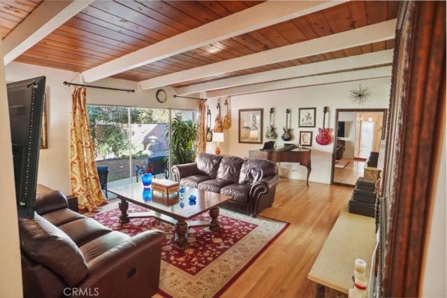 8636 Delco, Winnetka, CA 91306