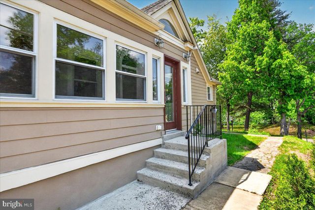 4448 W BRADDOCK RD, Alexandria, VA 22304