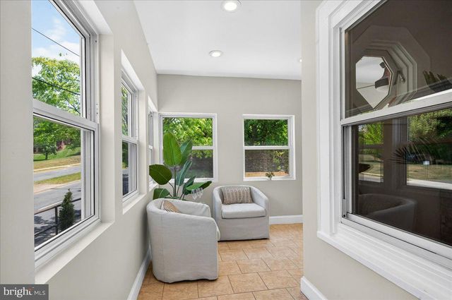 4448 W BRADDOCK RD, Alexandria, VA 22304