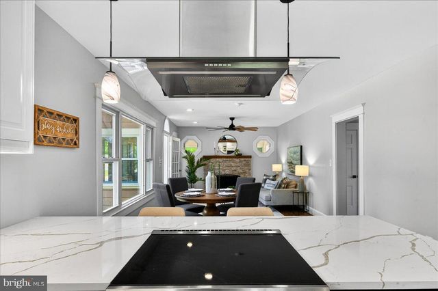 4448 W BRADDOCK RD, Alexandria, VA 22304