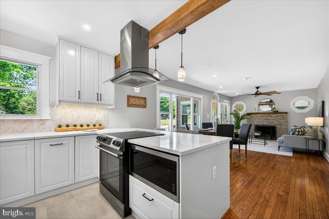 4448 W BRADDOCK RD, Alexandria, VA 22304