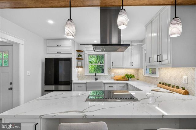 4448 W BRADDOCK RD, Alexandria, VA 22304