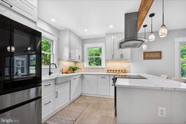 4448 W BRADDOCK RD, Alexandria, VA 22304