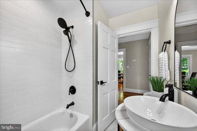4448 W BRADDOCK RD, Alexandria, VA 22304