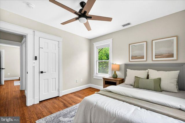 4448 W BRADDOCK RD, Alexandria, VA 22304